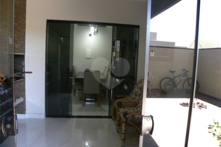 Sobrado à venda com 3 quartos, sendo 1 suíte, em João Aranha, Paulínia, SP