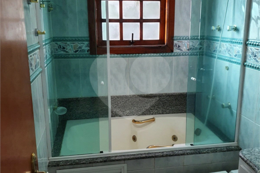 Sobrado à venda com 4 quartos, sendo 2 suítes, em Tremembé, São Paulo, SP