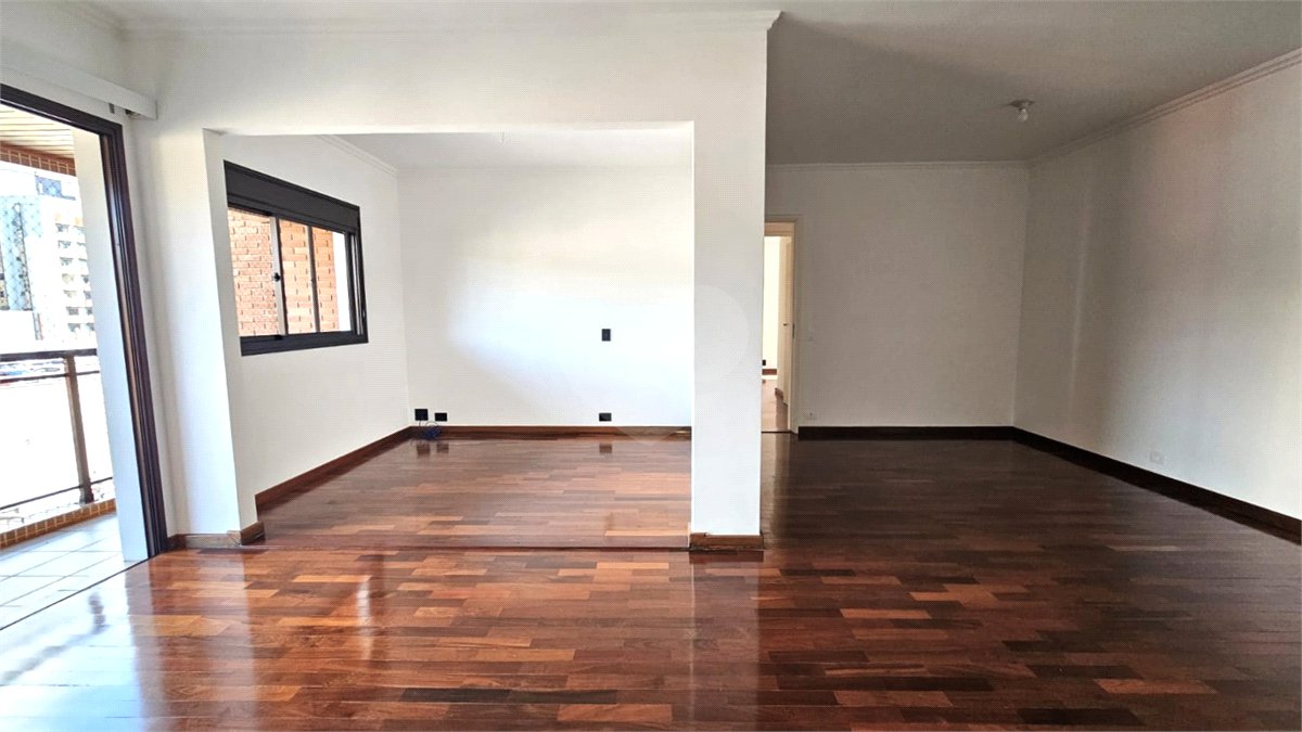 Apartamento para alugar com 3 quartos, sendo 1 suíte, em Alto da Boa Vista, São Paulo, SP