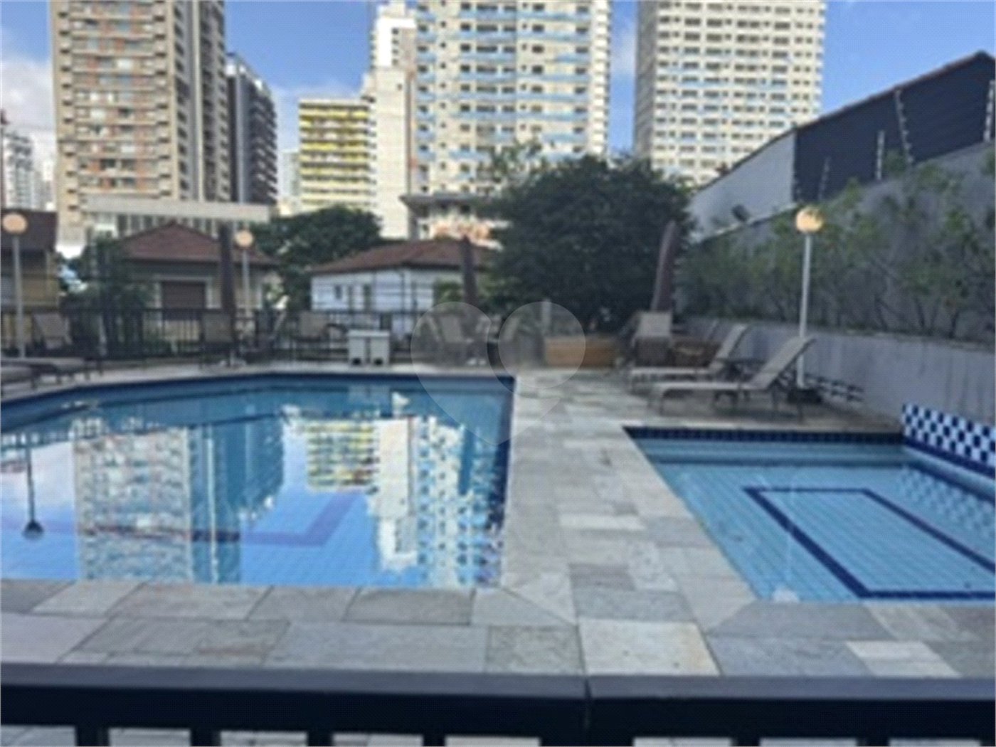 Apartamento à venda com 3 quartos, sendo 1 suíte,  em Jardim das Acácias, São Paulo, SP