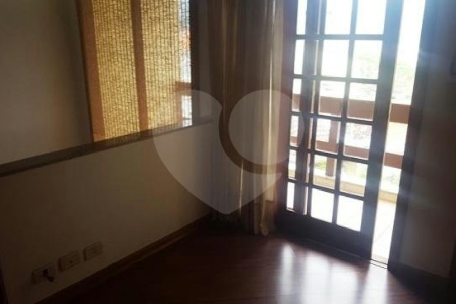 Sobrado à venda com 5 quartos, sendo 1 suíte, em Jardim Virginia Bianca, São Paulo, SP