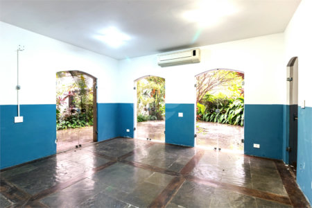 Casa à venda com 4 quartos, sendo 1 suíte, em Jardim das Bandeiras, São Paulo, SP
