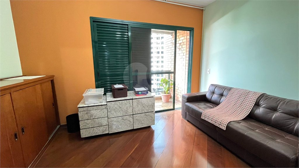 Apartamento à venda com 3 suítes em Moema, São Paulo, SP