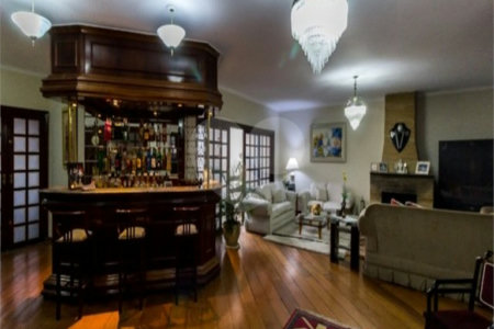 Casa à venda ou para alugar com 5 quartos, sendo 3 suítes, em Independência, São Bernardo do Campo, SP