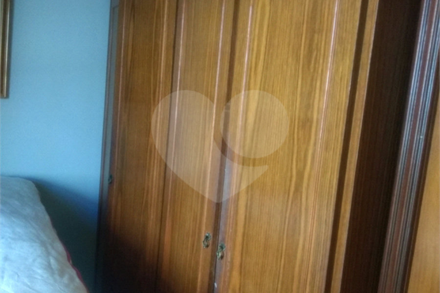 Sobrado à venda com 3 quartos em Horto, São Paulo, SP