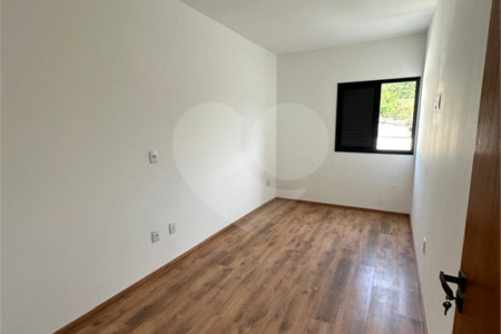 Sobrado à venda com 3 quartos, sendo 1 suíte,  em Jardim Esperança, Mogi das Cruzes, SP