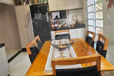 Casa à venda com 3 quartos, sendo 1 suíte,  no condomínio Comdomínio Real Park Tietê, Mogi das Cruzes - SP