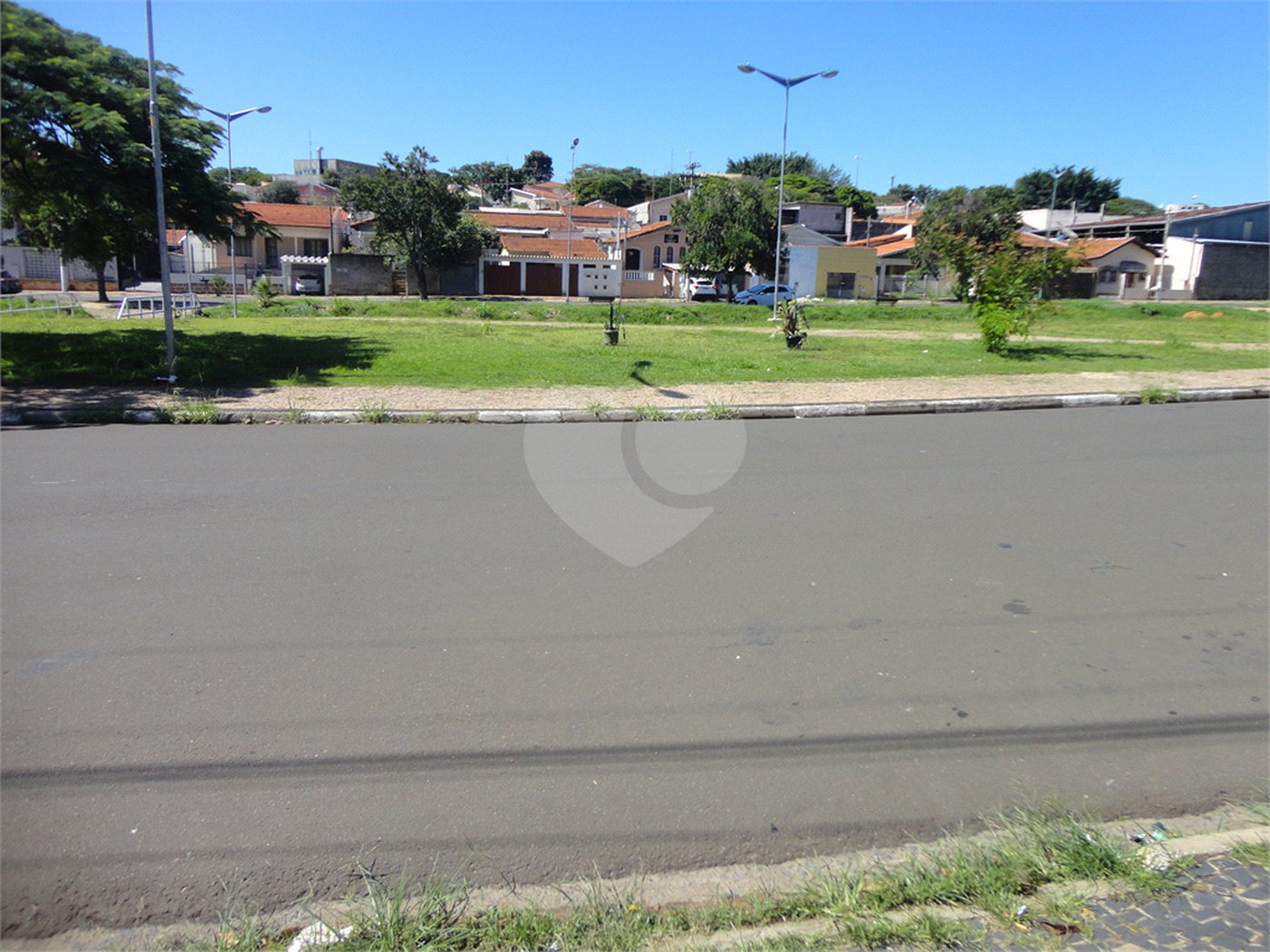 Casa à venda com 2 quartos em Vila Bissoto, Valinhos, SP