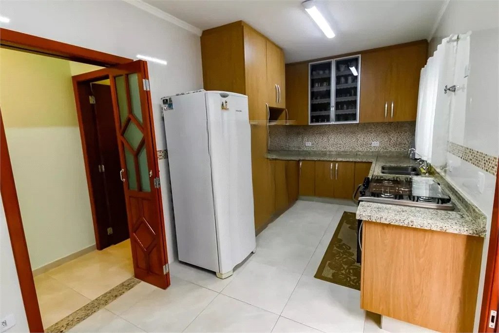 Sobrado à venda com 4 quartos, sendo 1 suíte, em Vila Sônia, São Paulo, SP
