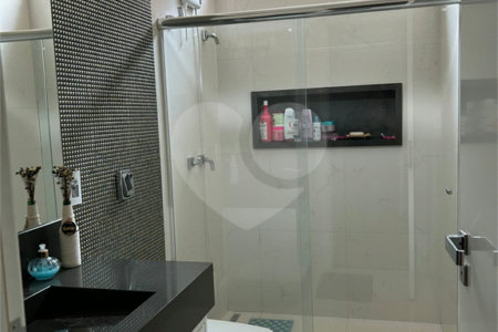 Casa à venda com 3 quartos, sendo 1 suíte, no condomínio Jardim das Acácias, Araraquara - SP