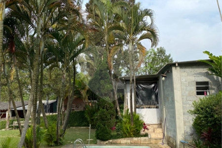 Chácara à venda com 3 quartos em Chácaras Ceres, Suzano, SP