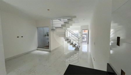 Casa à venda com 3 quartos, sendo 1 suíte,  em Vila Canero, São Paulo, SP