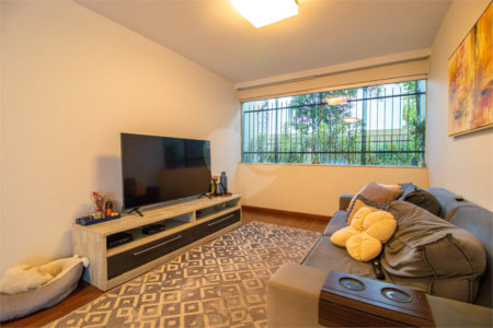 Casa à venda com 3 quartos, sendo 1 suíte, em Alto da Boa Vista, São Paulo, SP