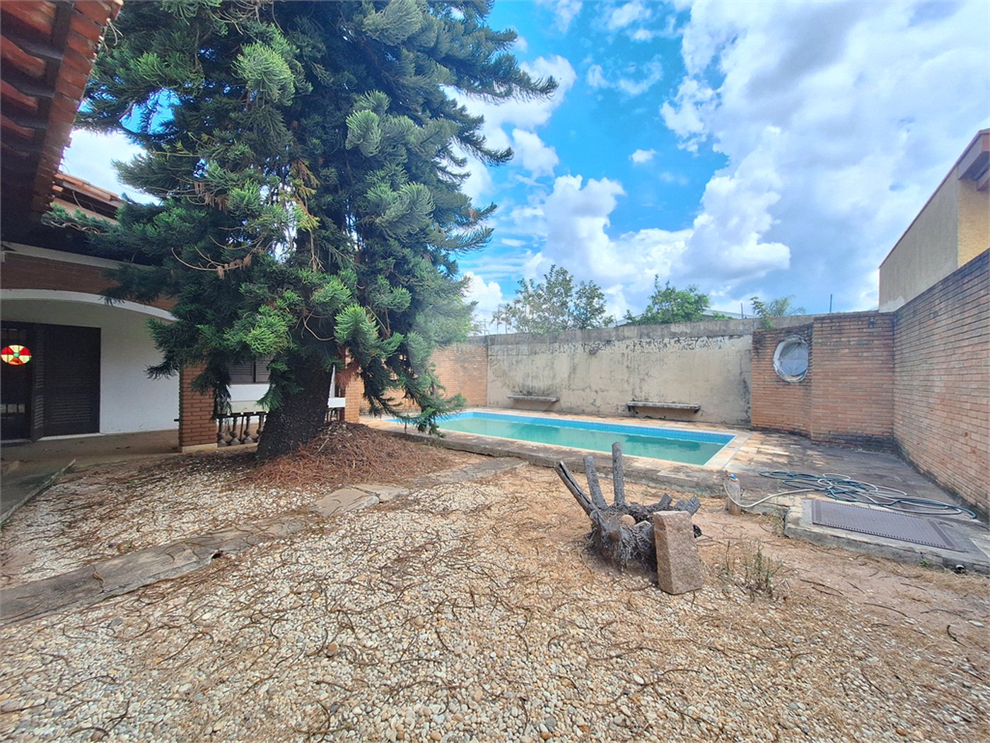 Casa à venda com 3 quartos, sendo 1 suíte, no Centro, Vinhedo, SP