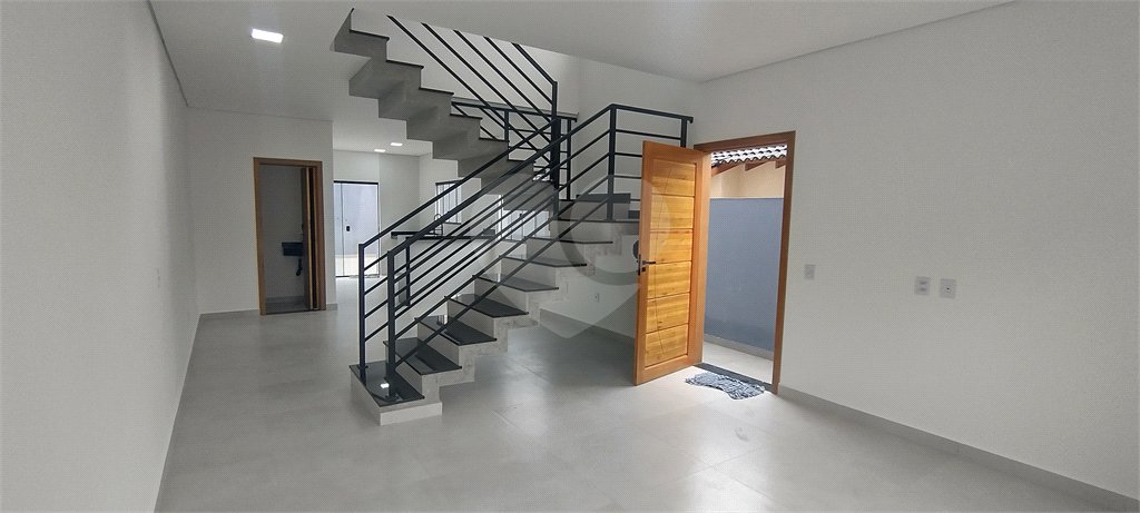 Sobrado à venda com 3 quartos, sendo 1 suíte, em Jardim Maristela, Atibaia, SP