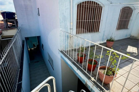 Sobrado à venda com 4 quartos, sendo 1 suíte,  em Vila Cleonice, São Paulo, SP
