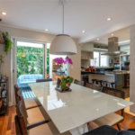 Casa à venda com 4 quartos, sendo 2 suítes, no condomínio Melbourne Residence, São Paulo - SP