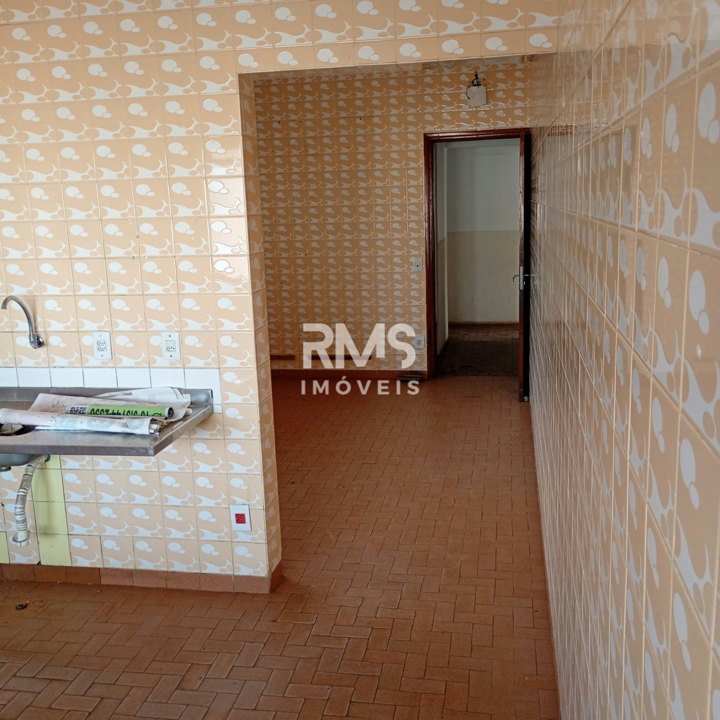 Casa à venda ou para alugar com 3 quartos, sendo 1 suíte,  no Centro, Angatuba, SP