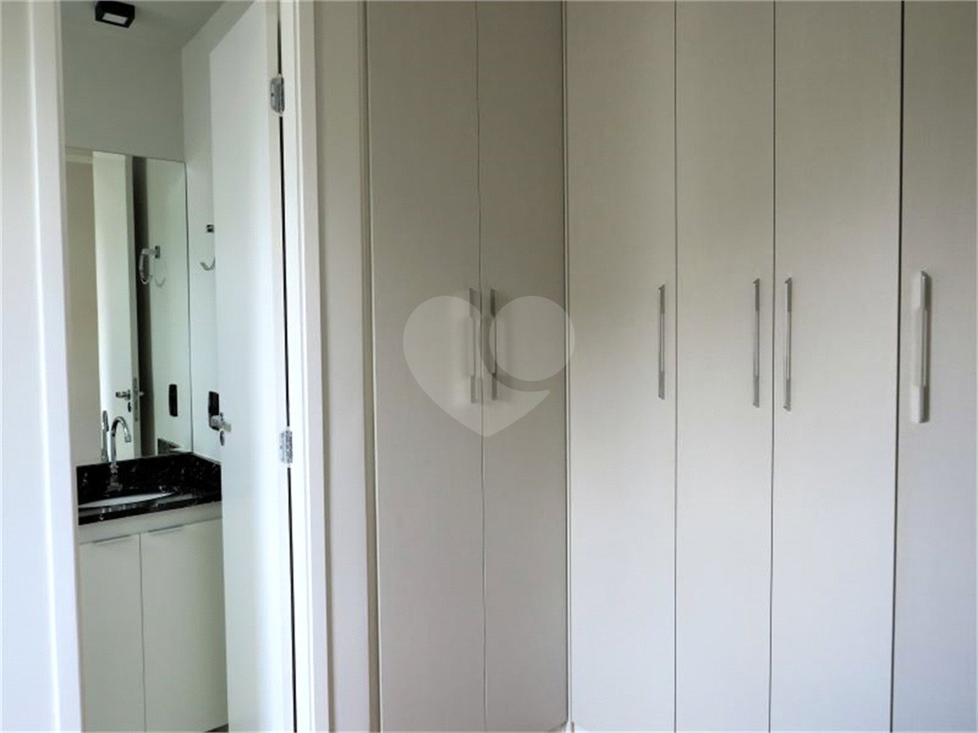 Apartamento à venda com 2 quartos, sendo 1 suíte, em Parque Reboucas, São Paulo, SP