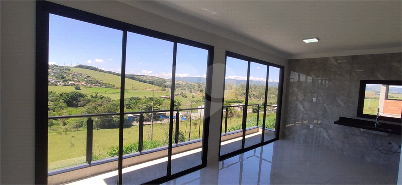 Casa à venda com 3 quartos, sendo 1 suíte,  no condomínio Reserva do Vale, Caçapava - SP