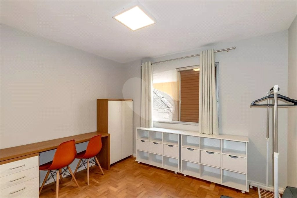 Apartamento à venda com 3 quartos, sendo 1 suíte,  em Moema, São Paulo, SP