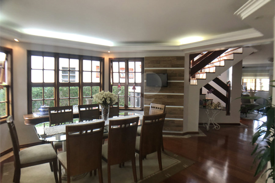 Casa à venda com 4 suítes no condomínio Residencial Floresta, São Paulo - SP