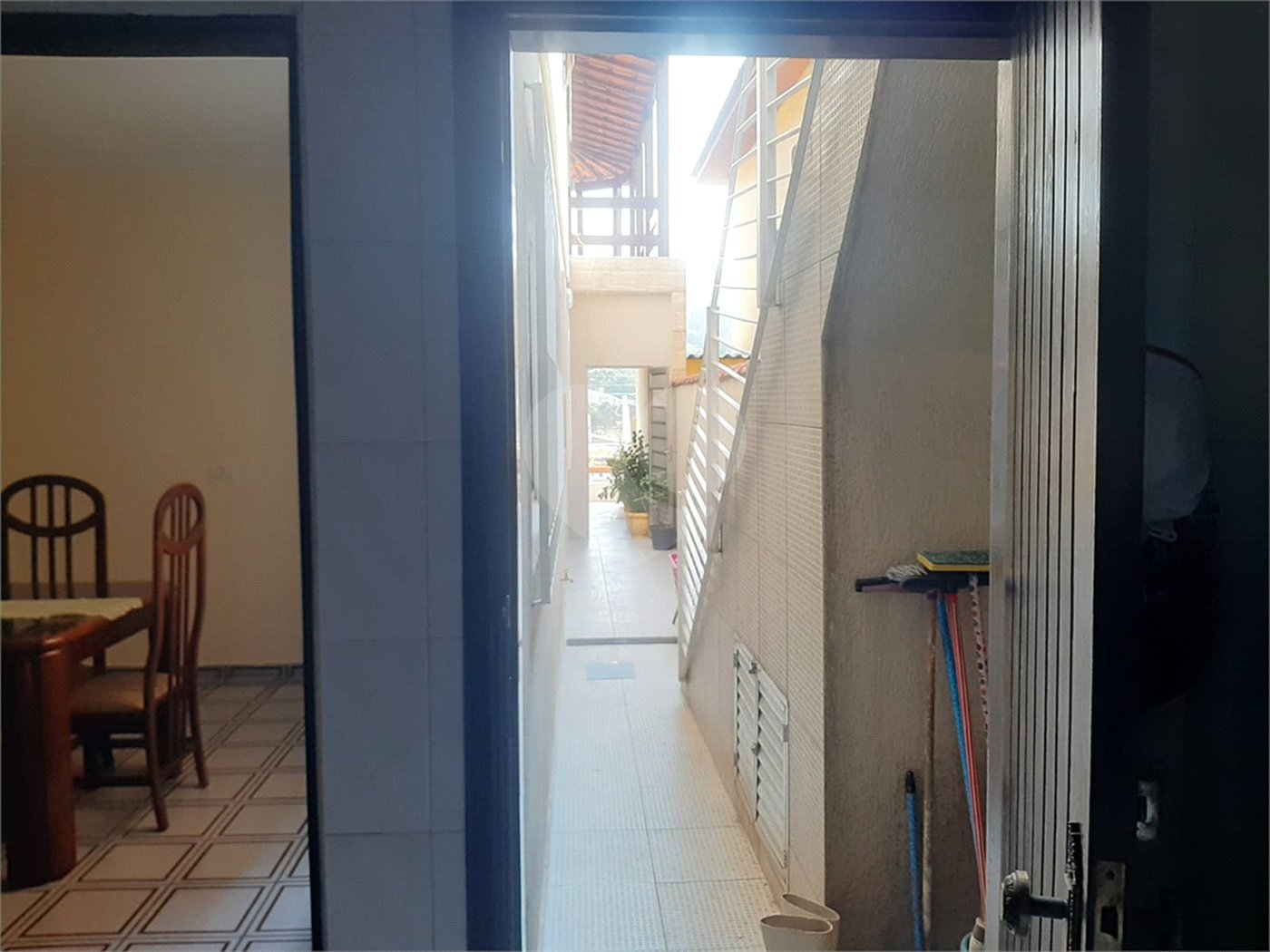 Sobrado à venda com 3 quartos, sendo 1 suíte, em Tremembé, São Paulo, SP