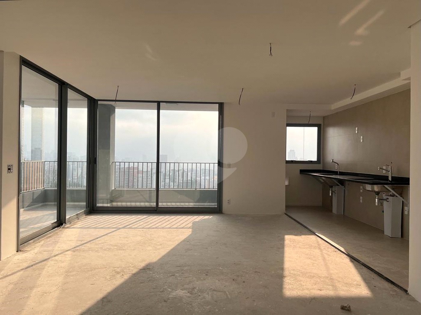 Apartamento à venda com 3 quartos, sendo 1 suíte, em Pinheiros, São Paulo, SP