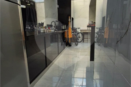 Casa à venda com 3 quartos em Vila Oliveira, Mogi das Cruzes, SP