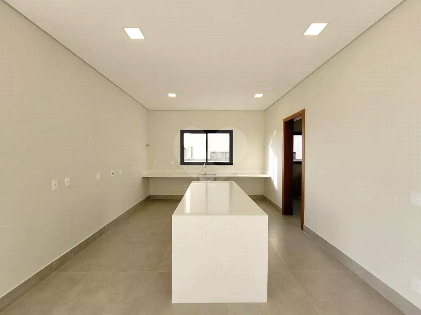 Casa à venda com 5 quartos, sendo 4 suítes,  no condomínio Alphaville Nova Esplanada 3, Votorantim - SP
