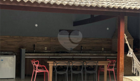 Casa em condomínio à venda com 4 quartos, sendo 2 suítes,  em Peró, Cabo Frio, RJ