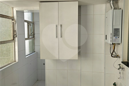 Apartamento à venda com 3 quartos, sendo 1 suíte,  em Itaim Bibi, São Paulo, SP