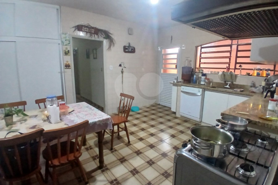 Casa Térrea à venda com 4 quartos, sendo 1 suíte, em Vila Mazzei, São Paulo, SP