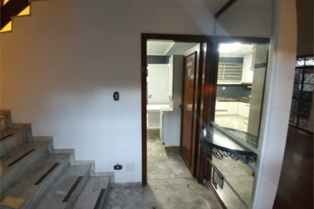 Sobrado à venda com 5 quartos, sendo 3 suítes, em Cidade Monções, São Paulo, SP