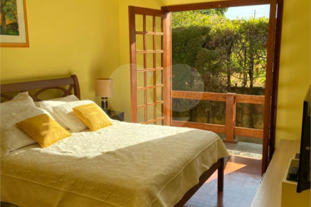 Casa à venda com 4 quartos, sendo 2 suítes, no condomínio Monte Belo, Salto - SP