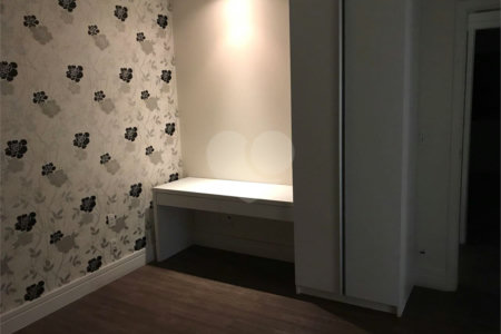 Casa à venda com 6 quartos, sendo 3 suítes, no condomínio Jardim Vila Paradiso, Indaiatuba - SP