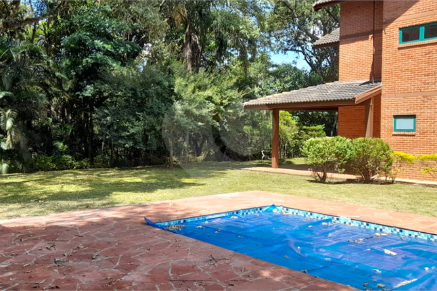 Sobrado à venda com 3 suítes em Serra da Cantareira, Mairiporã, SP
