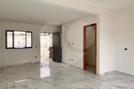 Casa à venda com 3 quartos, sendo 1 suíte, no condomínio Miguel Comitre, Poá - SP
