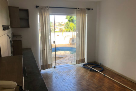 Casa à venda com 4 quartos, sendo 1 suíte,  em Vila Maria, Itapetininga, SP