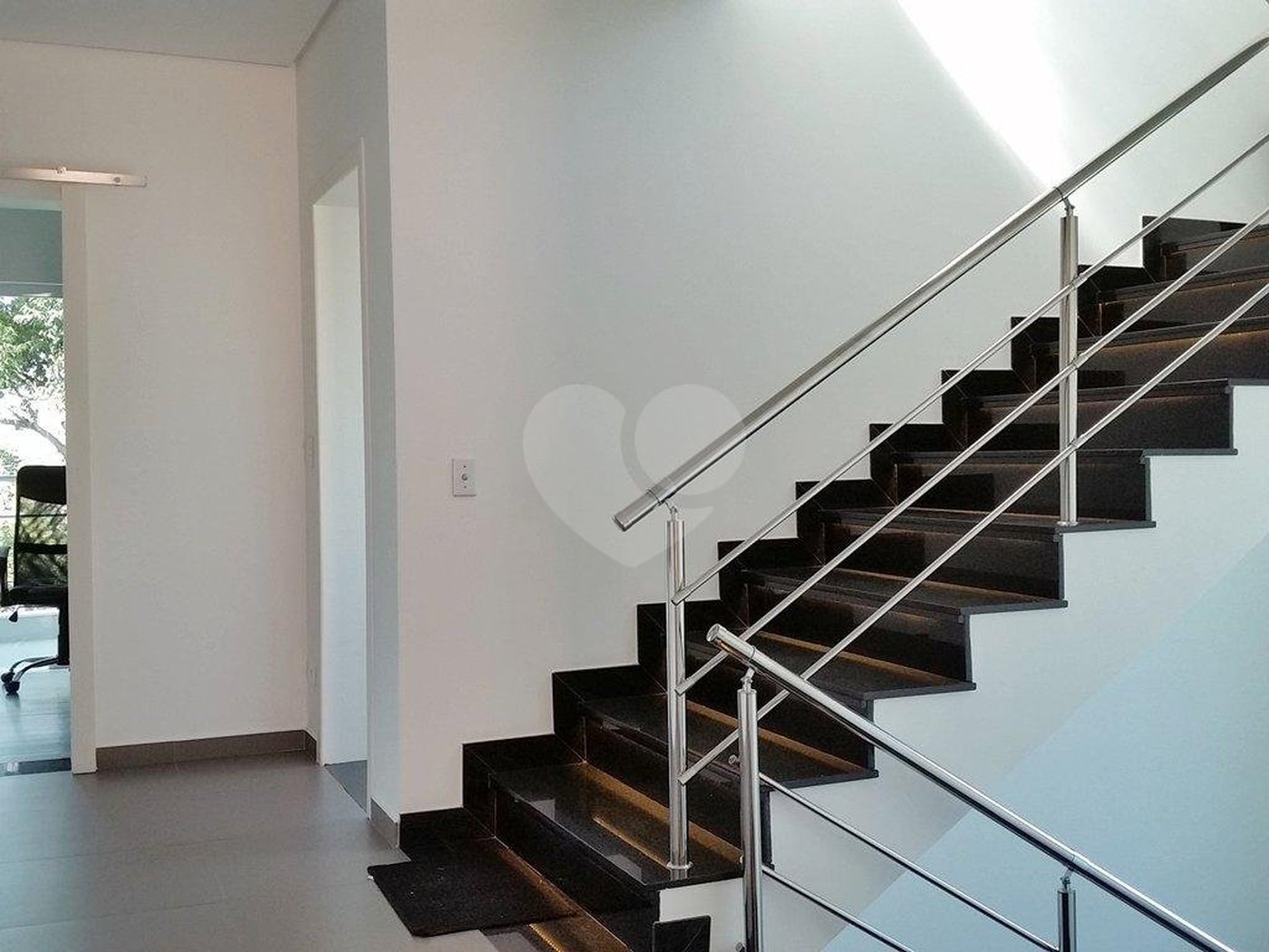 Casa à venda com 6 quartos, sendo 3 suítes, no condomínio Travessa Manuel Antônio Ferreira,85, São Paulo - SP