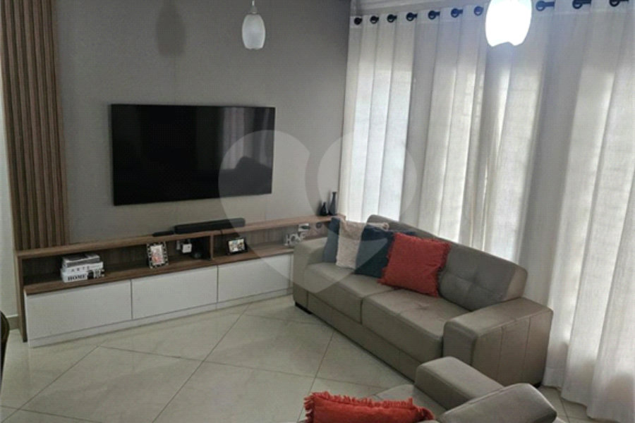 Sobrado à venda com 2 quartos, sendo 1 suíte, em Vila Nova Mazzei, São Paulo, SP