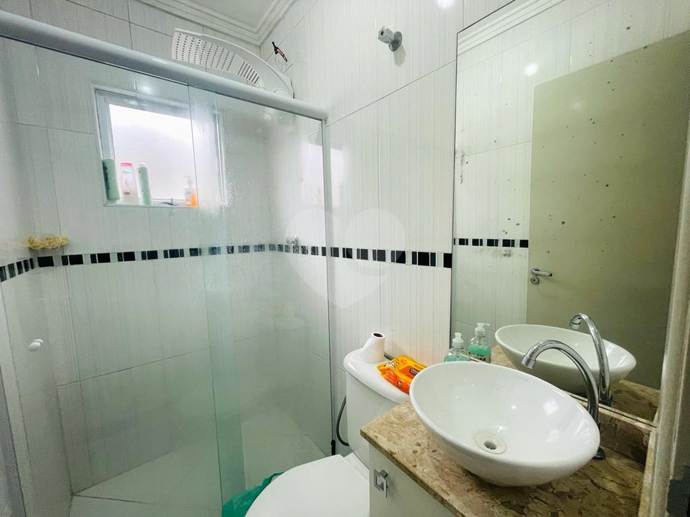 Casa à venda com 3 quartos, sendo 1 suíte,  no condomínio Rafaela I, São Paulo - SP