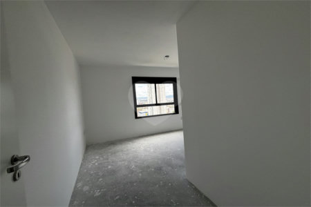 Apartamento à venda com 3 suítes em Vila Romana, São Paulo, SP