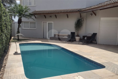 Casa à venda com 3 quartos, sendo 1 suíte, no condomínio Residencial Bouganville, Araraquara - SP