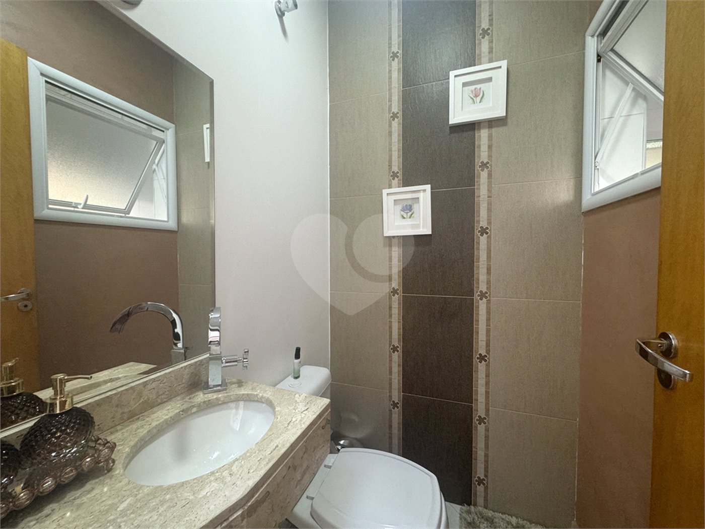 Casa à venda com 3 quartos, sendo 1 suíte,  no condomínio Lago da Serra, Araçoiaba da Serra - SP
