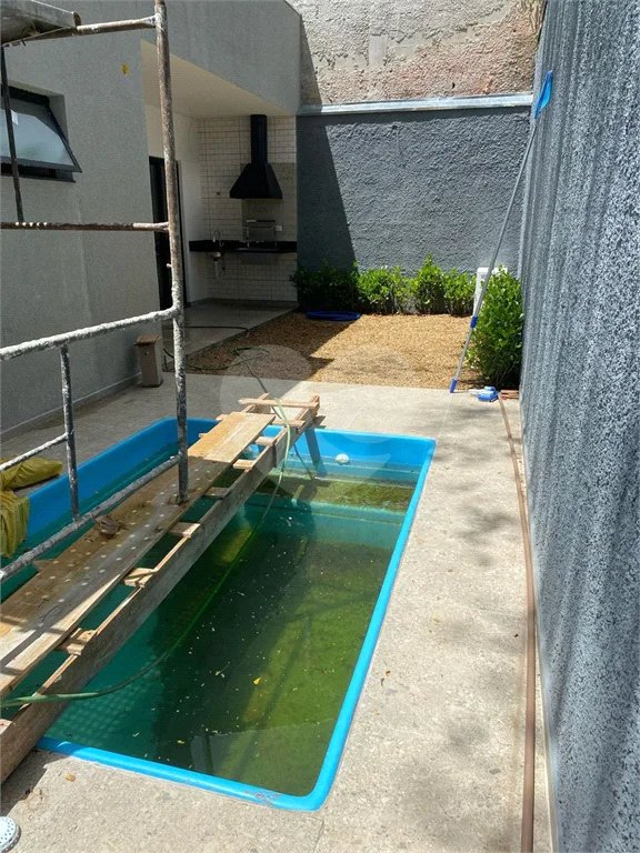 Casa à venda com 3 suítes em Chácara Roselândia, Cotia, SP