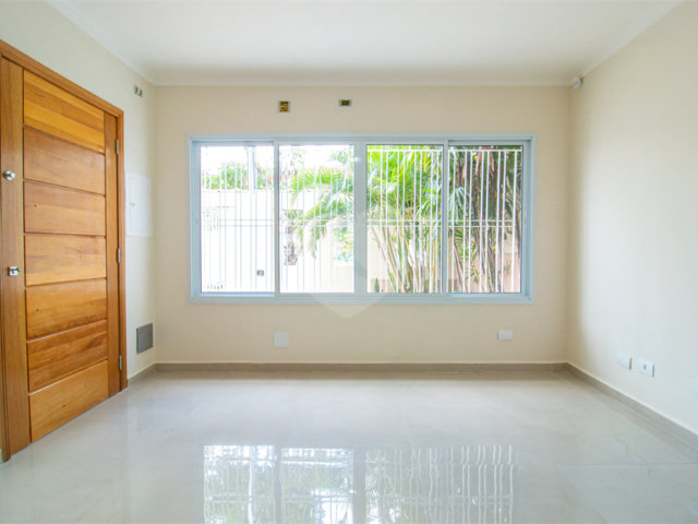 Sobrado à venda com 3 quartos, sendo 1 suíte,  em Jardim Marajoara, São Paulo, SP