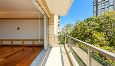 Apartamento à venda com 4 quartos, sendo 1 suíte,  em Alto da Boa Vista, São Paulo, SP