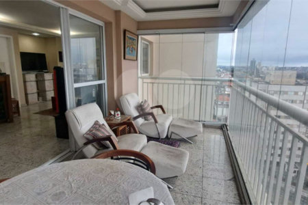 Apartamento à Venda no Campo Belo com 123m², 2 Suítes, Churrasqueira e 2 Vagas