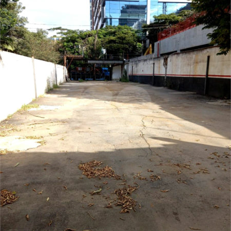 Terreno Comercial na Vila Olímpia com 425m²